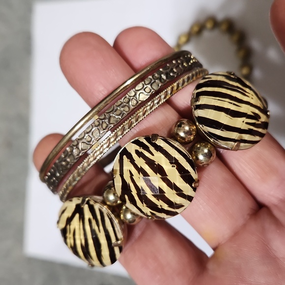 Vintage jewelry lot, gold bead necklace faceted animal bracelet bangles - Picture 2 of 3